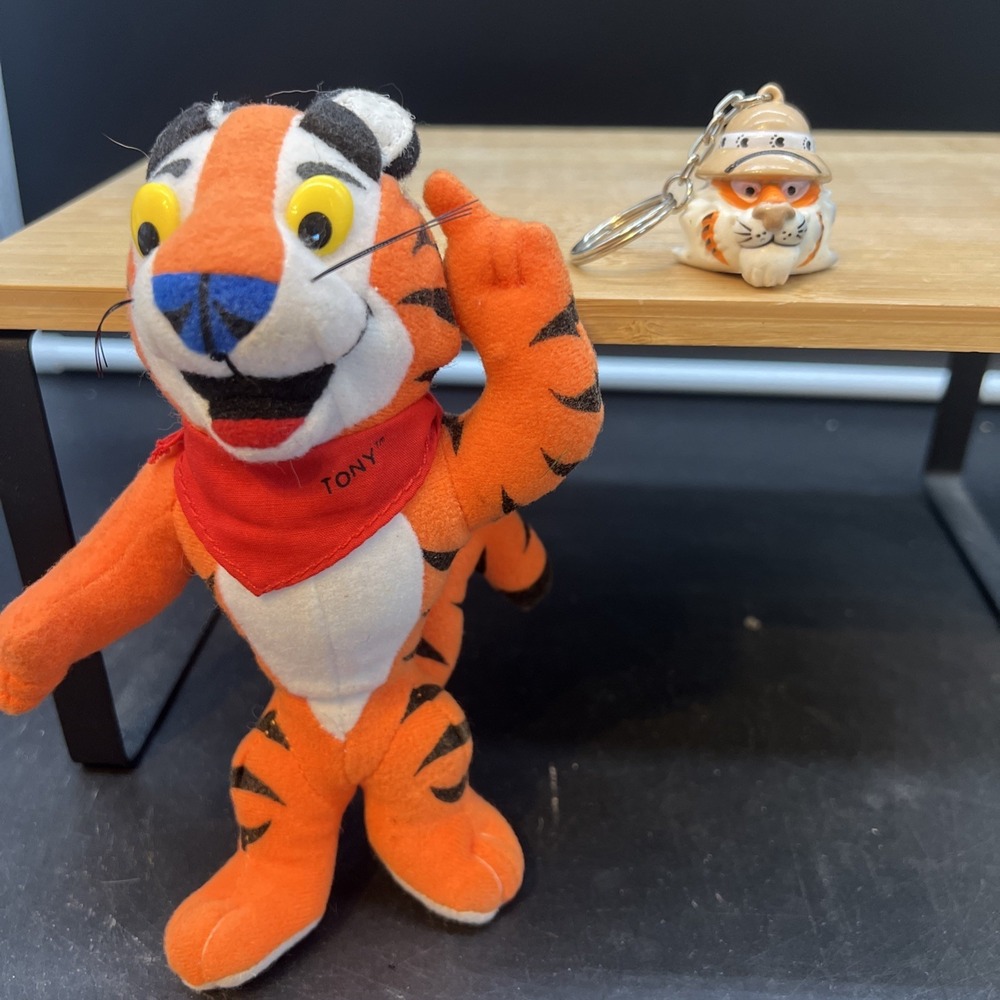 Exxon Tiger Keychain 1997 Advertising Gas Oil Companies Vintage Collectible 2"